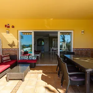 https://sea-edge-friendly-villa.in-canary-islands.com